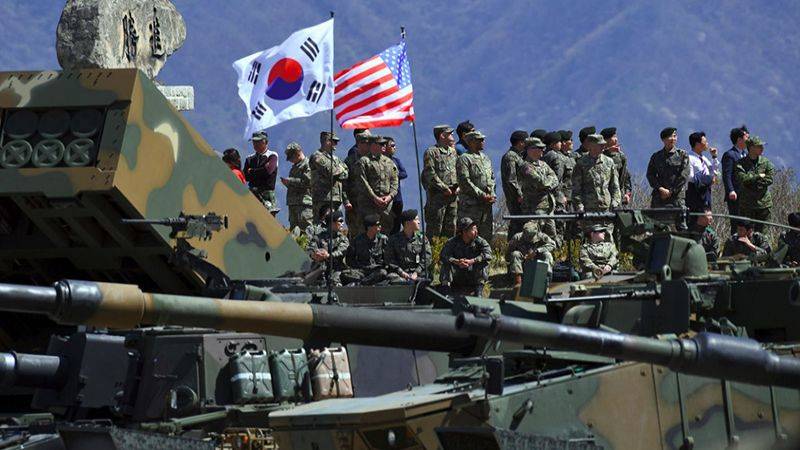 رئيس كوريا الجنوبية يشرف على تدريباتٍ مع أميركا