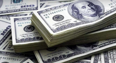 الدولار يتراجع في ظل تركيز المستثمرين على أسعار الفائدة