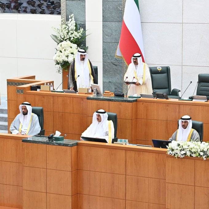 ولي عهد الكويت للبرلمان الجديد: تجنّب الصراعات وتصفية الحسابات