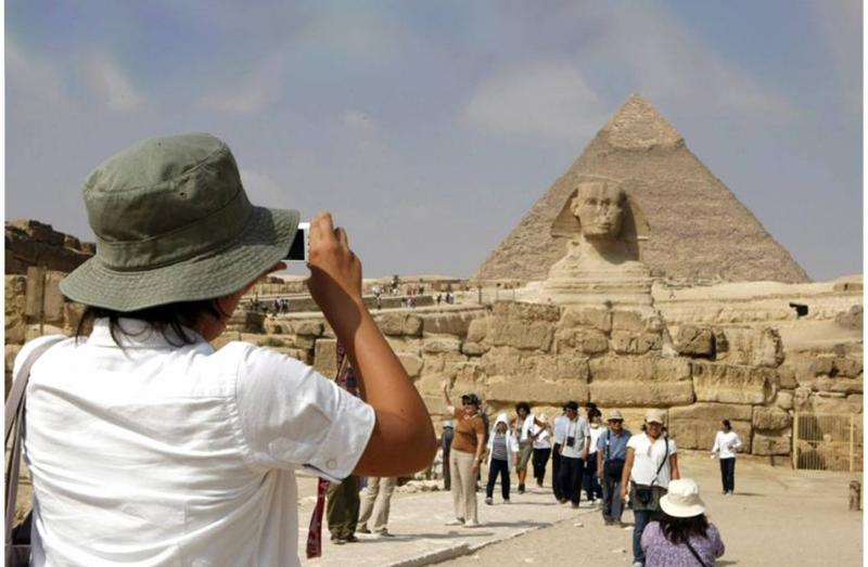 مصر تبدأ العمل بتأشيرة جديدة للأجانب: 700 دولار لـ5 سنوات