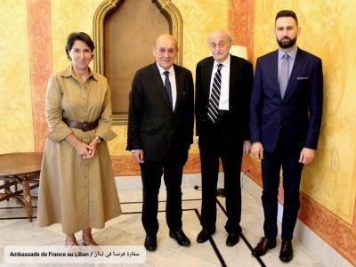 جنبلاط: لقاء ودي وصريح مع لودريان بحضور السفيرة الفرنسية آن غريو