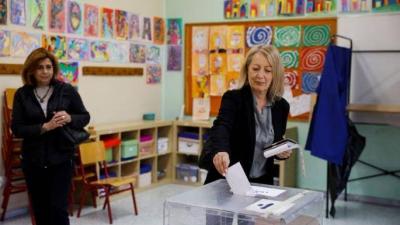 محافظو اليونان يتصدرون الانتخابات البرلمانية