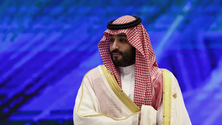 بالفيديو - بن سلمان يشرف على الحجاج شخصيا: هذا أجر لكل أهل البلد