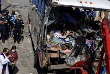 أكثر من 20 قتيلا في حادث حافلة في المكسيك