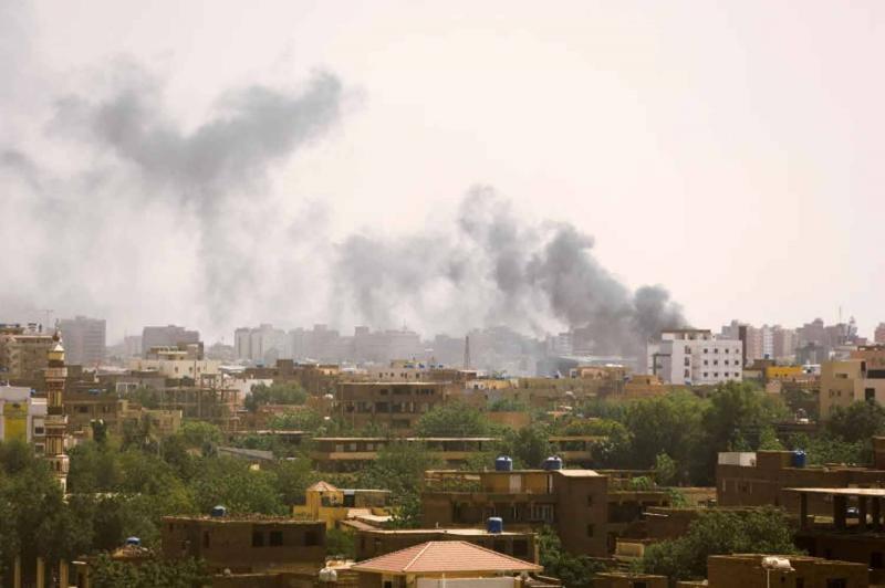 اشتباكات السودان تتصاعد.. ولا وساطة في الأفق