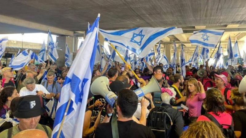 مواجهات في مطار إسرائيلي بين الشرطة ومحتجين