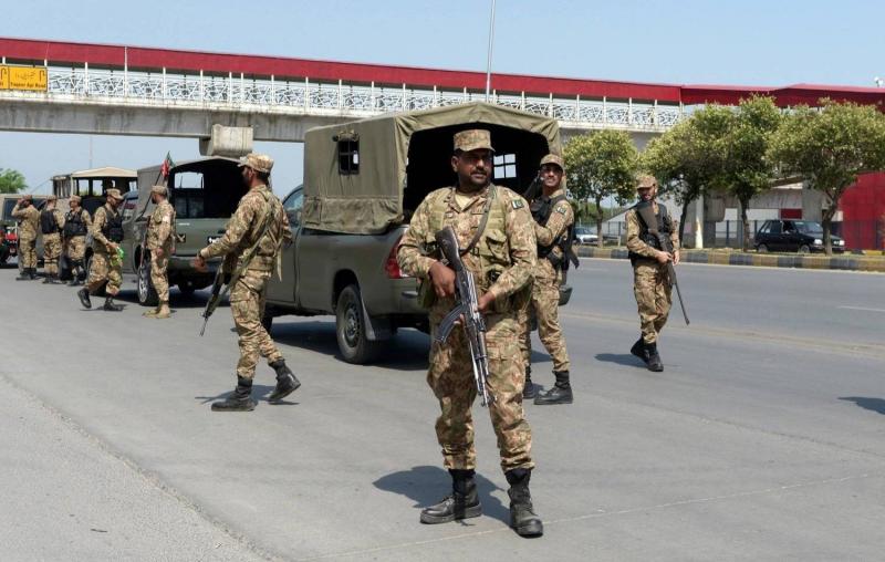الجيش الباكستاني: فقدنا 12 جنديا في هجومين مسلحين