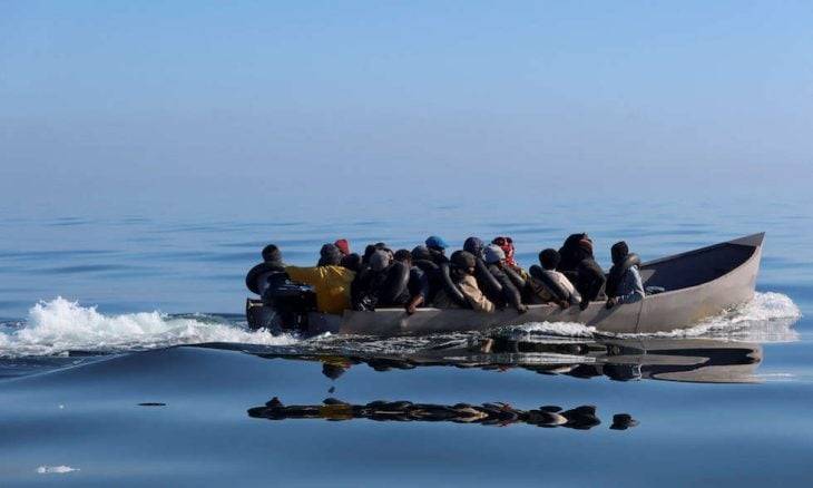 تونس تنتشل جثث 13 مهاجرا إفريقيا قبالة صفاقس