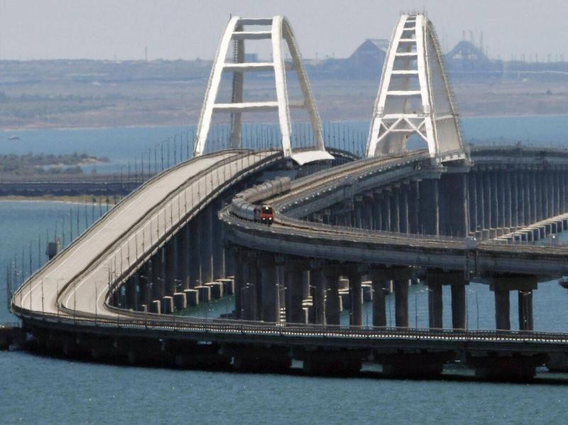 أوكرانيا حاولت الهجوم على شبه جزيرة القرم.. واستئناف المرور على جسر