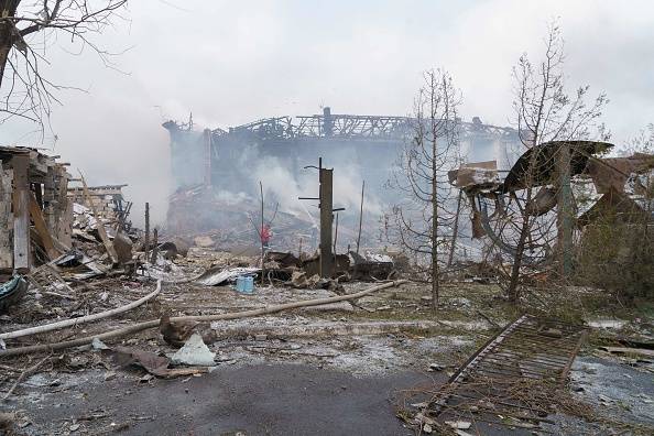 مقتل امرأتين في قصف روسي لبلدة أوكرانية قرب الحدود