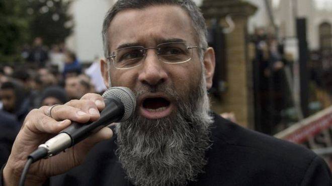 توجيه إتهامات بالإرهاب لداعية متشدد في لندن