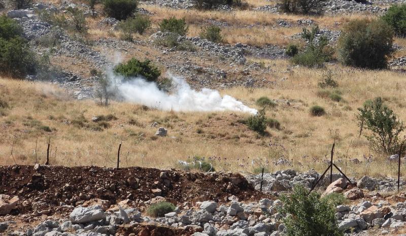 قنابل دخانية في خراج تلال كفرشوبا ولقطات لرئيس الأركان الإسرائيلي تثير الضجة