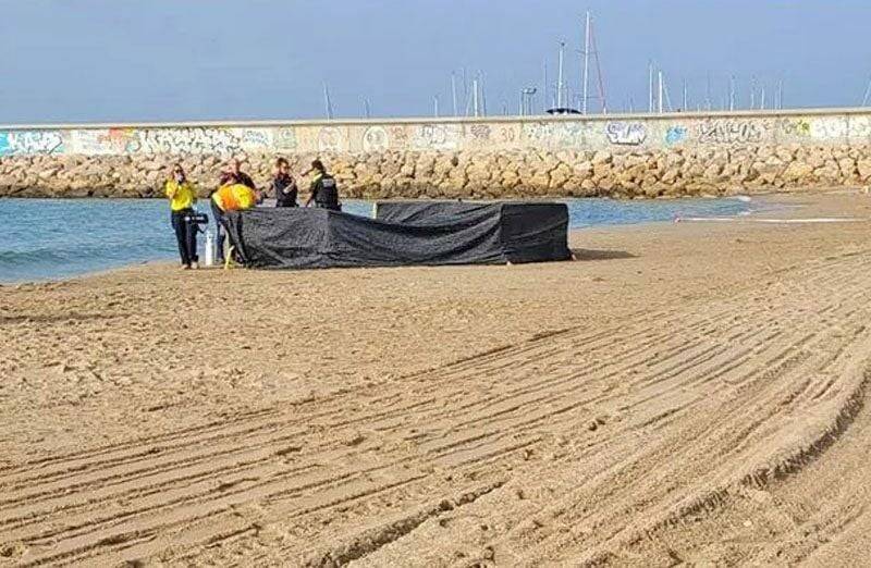 شواطئ إسبانيا تلفظ أطفال المهاجرين..