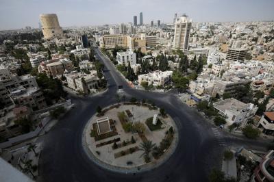 بالفيديو- في الأردن.. غش في الإمتحانات باستخدام مكبرات الصوت في المسجد
