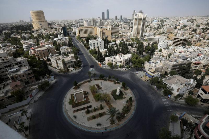 بالفيديو- في الأردن.. غش في الإمتحانات باستخدام مكبرات الصوت في المسجد