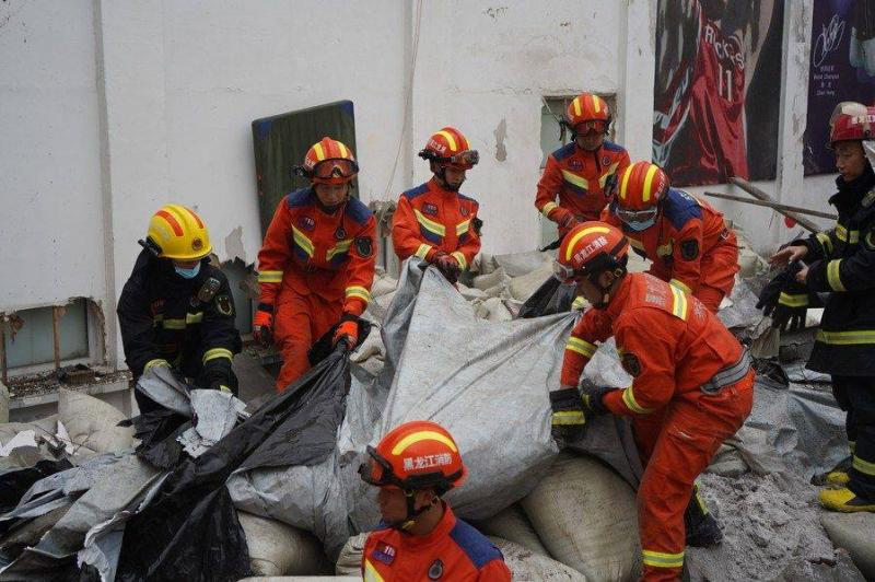 الصين.. مقتل 11 شخصا إثر انهيار سقف صالة ألعاب رياضية في مدرسة