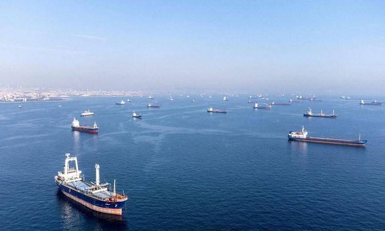 البيت الأبيض: روسيا قد تهاجم سفن شحن مدنية في البحر الأسود