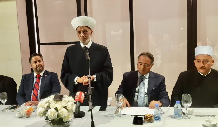 دريان مكرماً في ضهور العبادية: الحل لا يكون إلا بالتنازل المتبادل بين الجميع