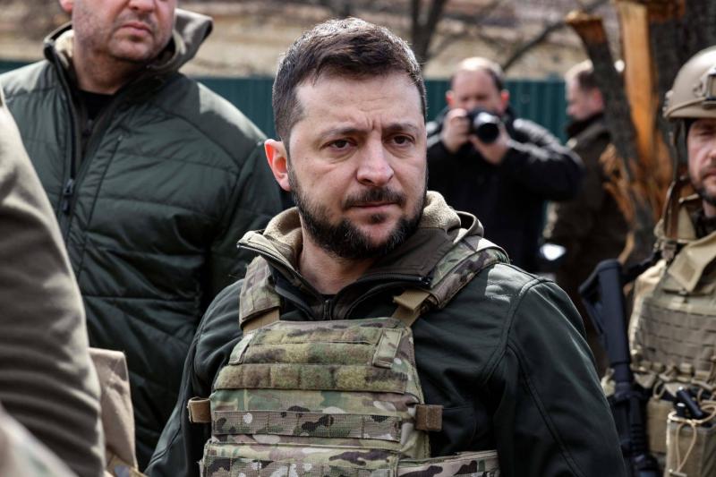 زيلينسكي يزور مواقع القوات الأوكرانية بالقرب من باخموت