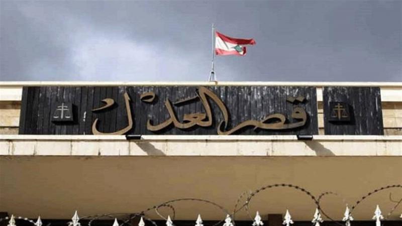 بالفيديو.. ناشطون يقتحمون قصر العدل في بيروت