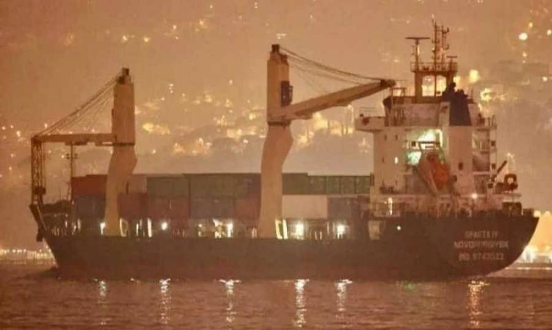 بالفيديو - أول هجوم أوكراني على ميناء تجاري روسي