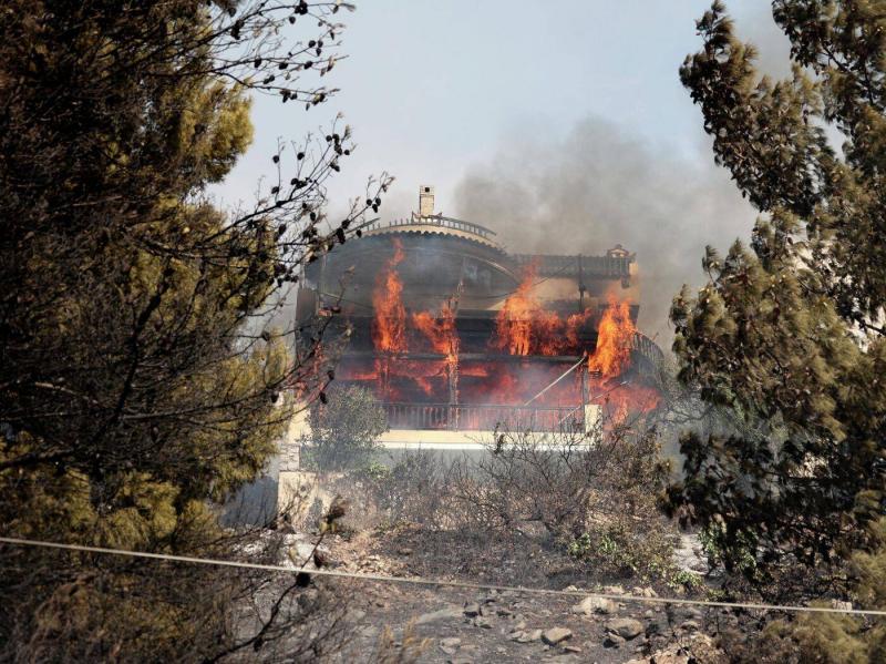 إخلاء 19 قرية بسبب الحرائق في البرتغال