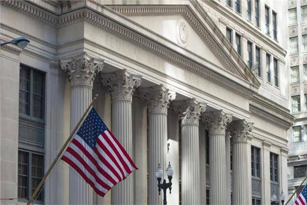 موديز: القطاع المصرفي الأميركي لا يزال قويا رغم تخفيض تصنيف 10 بنوك