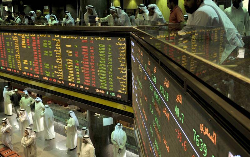 بورصات الخليج تتبع انخفاض النفط