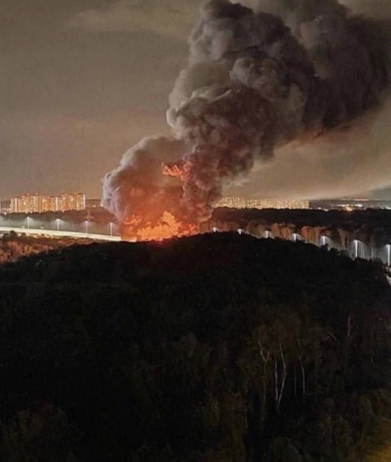 بالفيديو- حريق في مستودع قرب المقر الرئاسي لبوتين