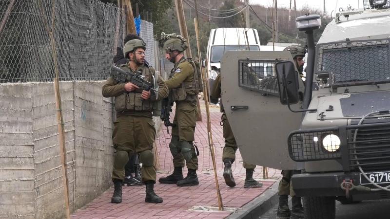 القوات الإسرائيلية تقتل فلسطينيا خلال مداهمة في الضفة الغربية