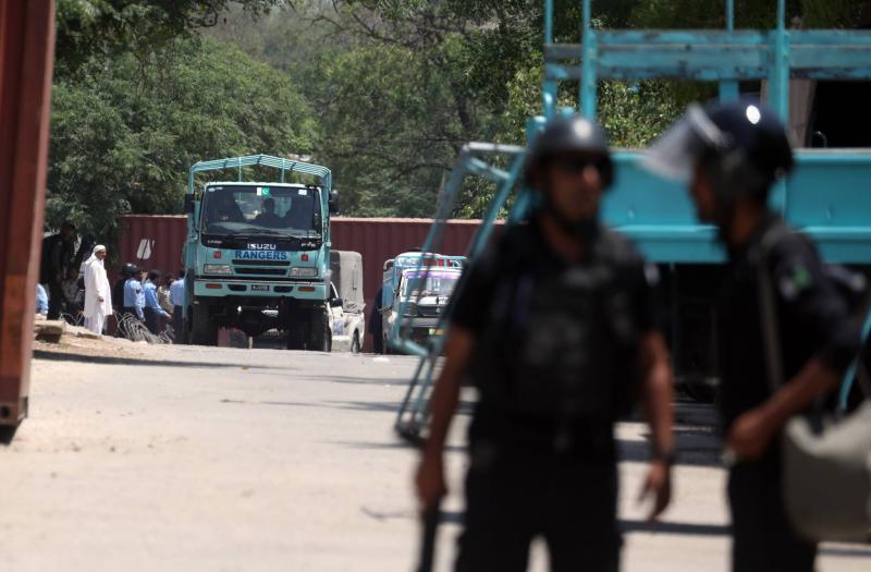 مقتل 11 عاملا في هجوم مسلح في شمال غرب باكستان