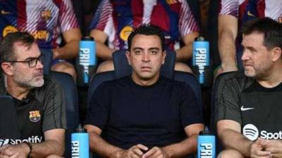 إيقاف تشافي ورافينيا لمبارتين مع "برشلونة"