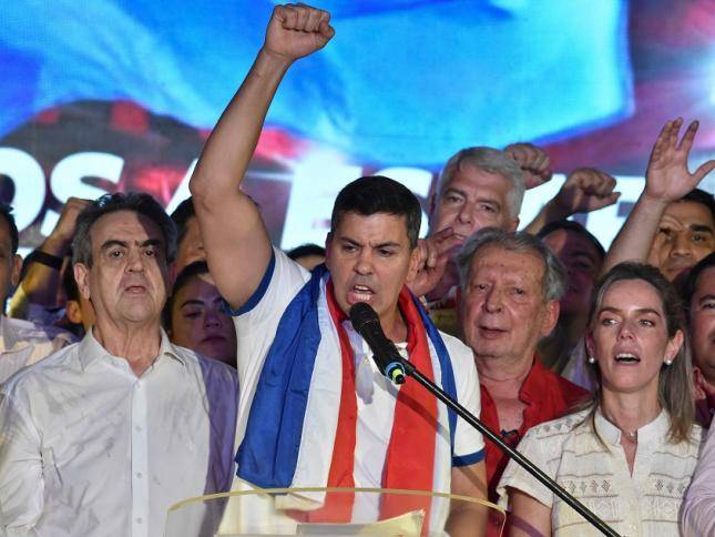 رئيس الباراغواي الجديد يؤدي اليمين الدستورية