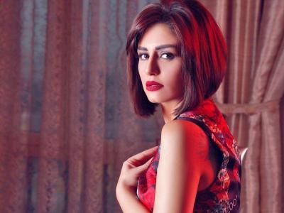 منة فضالي تظهر ببطن منتفخ وتكشف عن أمنيتها بأن تصبح 