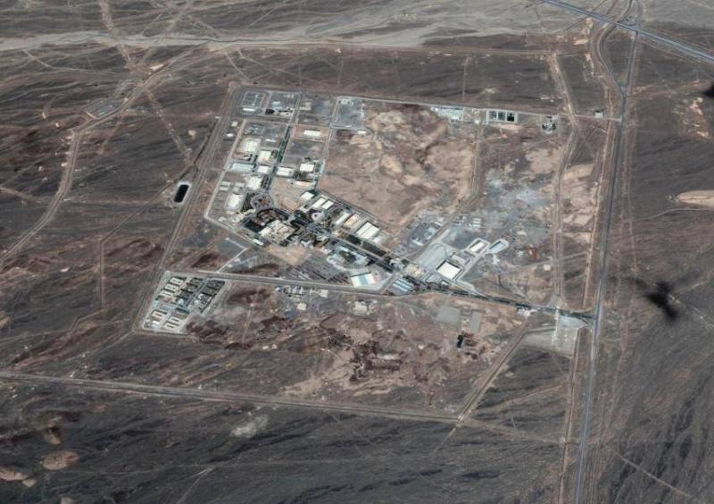 إيران تخفض أجهزة تخصيب اليورانيوم في نطنز.. وواشنطن: تحركات يمكن العدول عنها