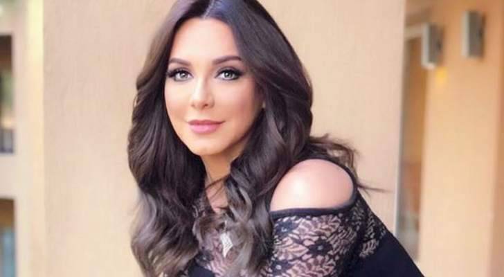 سلاف فواخرجي تشيد بـ معين شريف 