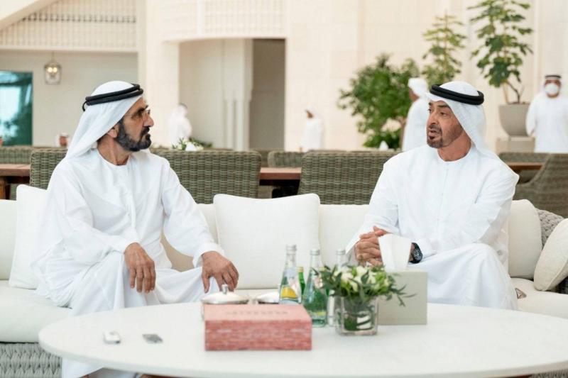 الشيخ محمد بن راشد والشيخ محمد بن زايد يبحثان عودة الحياة لطبيعتها في الإمارات
