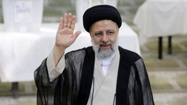 الرئيس الإيراني يدعو اليابان للإفراج عن الأصول المجمدة لطهران