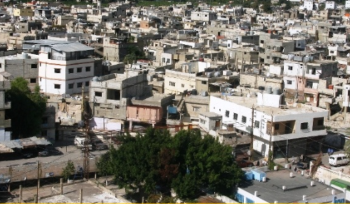 القاء قنبلتين باتجاه منازل مدنيين في مخيم 