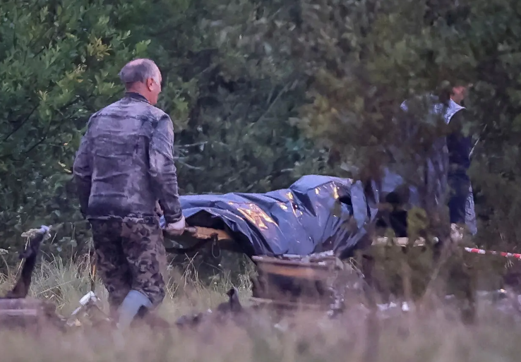 محققون يمشّطون موقع سقوط طائرة بريغوجن