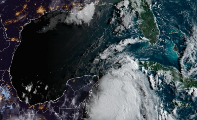 العاصفة إداليا تتحول إلى إعصار مهددة ساحل خليج فلوريدا