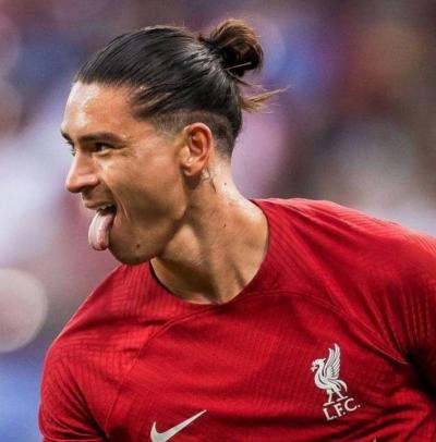 البديل نونيز يهدي ليفربول بعشرة لاعبين الفوز 2-1 على نيوكاسل