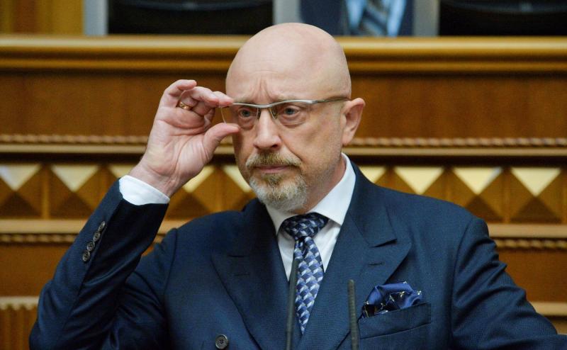 هل يكون وزير الدفاع الأوكراني ضحية لحملة تشهير؟