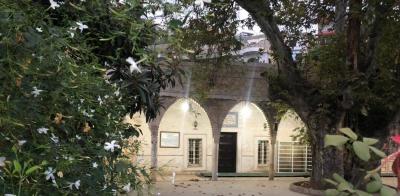مسلحون يقتحمون مسجداً في برقايل