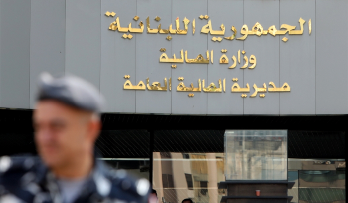 زيادة ضريبة القيمة المضافة إلى 12% وموازنة 2024: الضرائب والرسوم بالدولار
