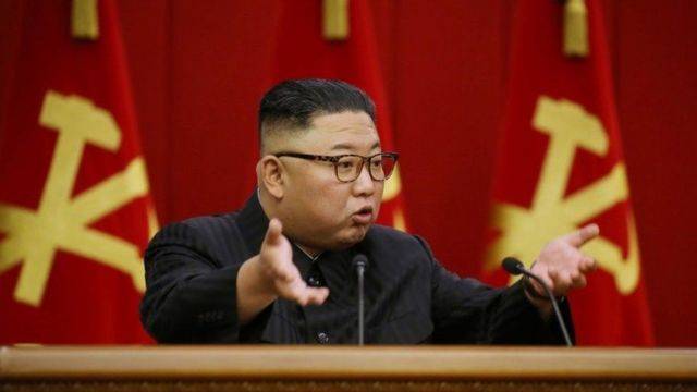 زعيم كوريا الشمالية يحضر جلسة تصوير وتقارير حول زيارة قريبة لروسيا