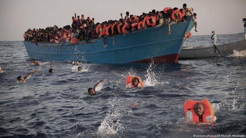 العثور على طفل حديث الولادة ميتا على قارب مهاجرين قبالة لامبيدوزا الإيطالية