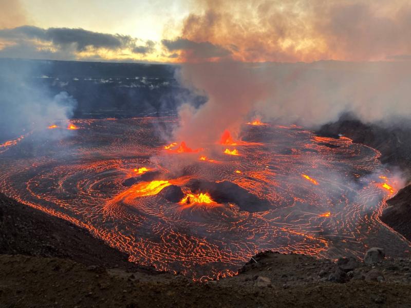 بالفيديو- ثوران بركان كيلاويا في هاواي