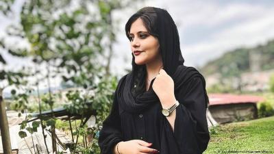 شهود: تشديد الإجراءات الأمنية في مدن إيرانية قبيل ذكرى وفاة مهسا أميني