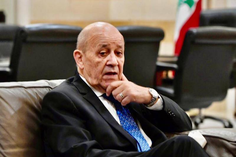 لودريان يخيّر اللبنانيين بين الحوار أو الخطر الوجودي